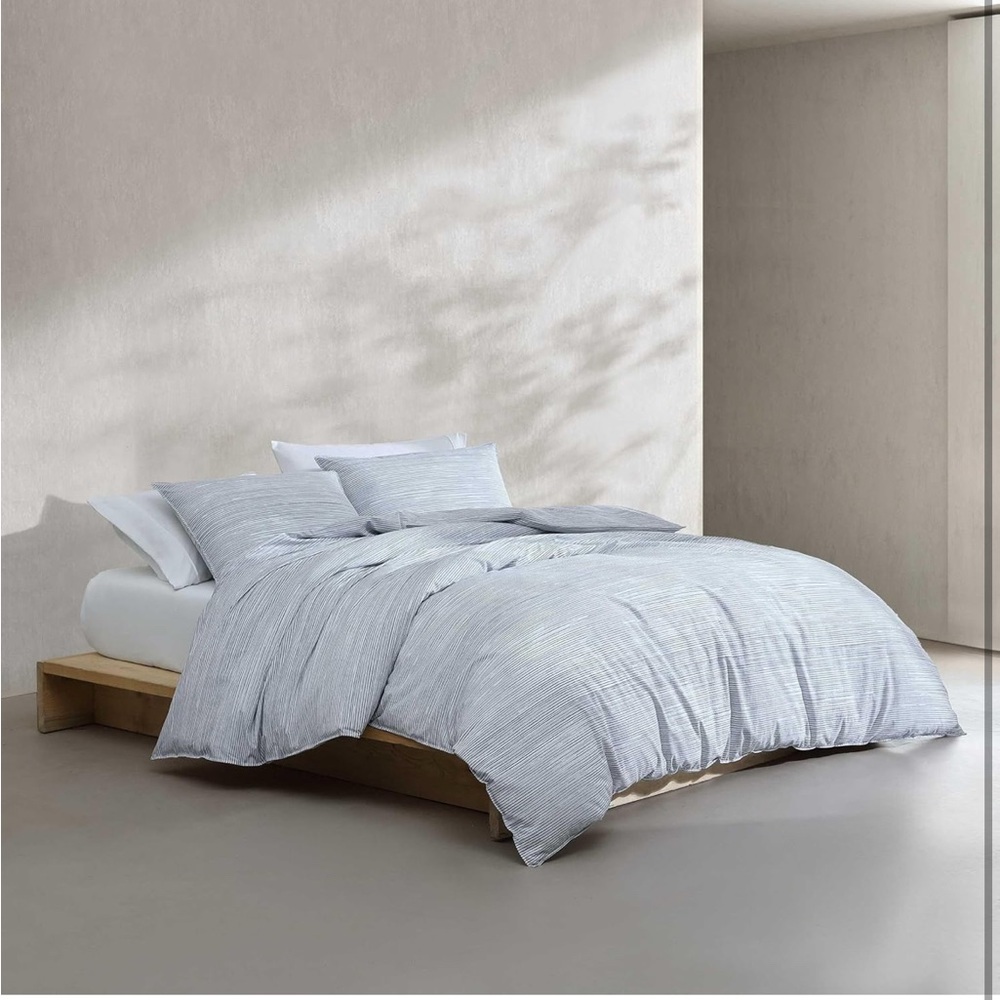 Calvin Klein King Comforter Set Crisp & Tailored Cooling Bedding🛏️